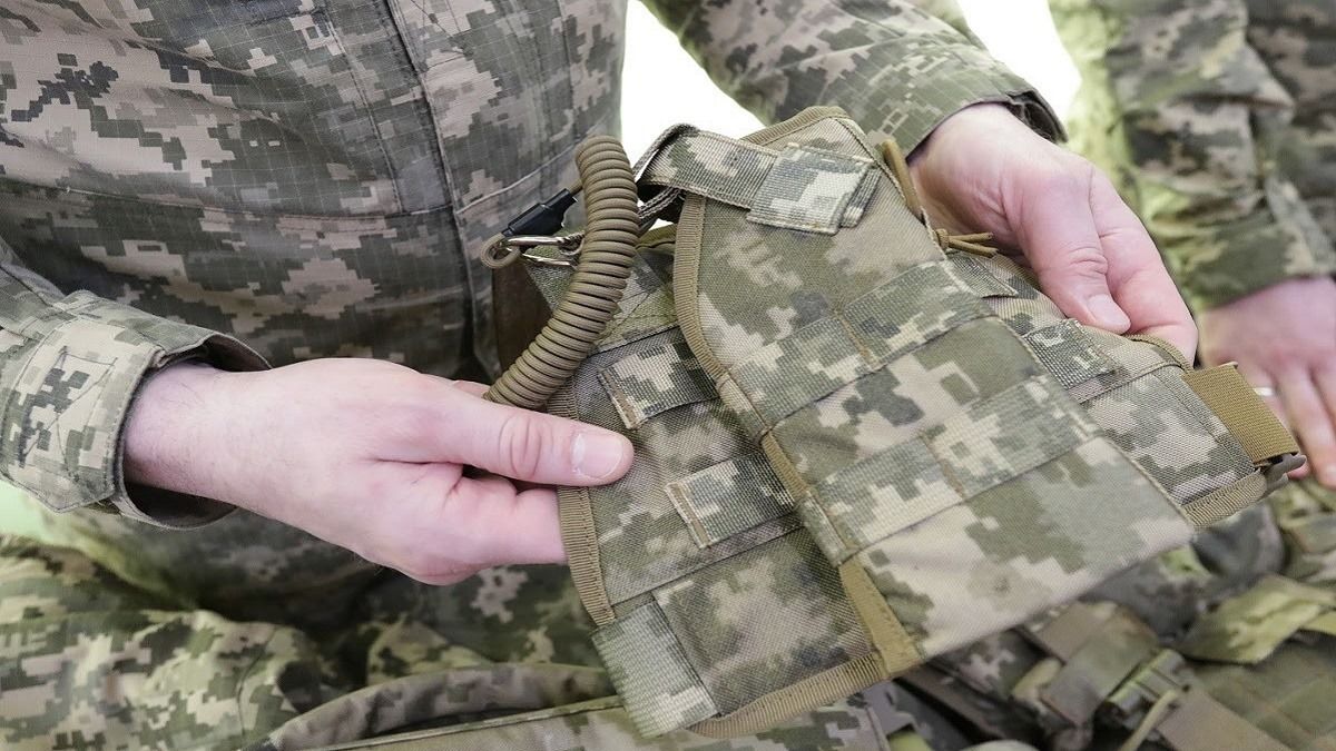 Минобороны Украины отдаст 50 миллионов фирмам, которые срывали поставки одежды в армию