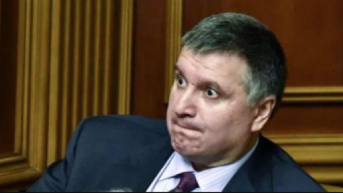 Шмыгаль и Аваков прозрели: на заседании Кабмина немножко поругали Эпицентр и Велюр
