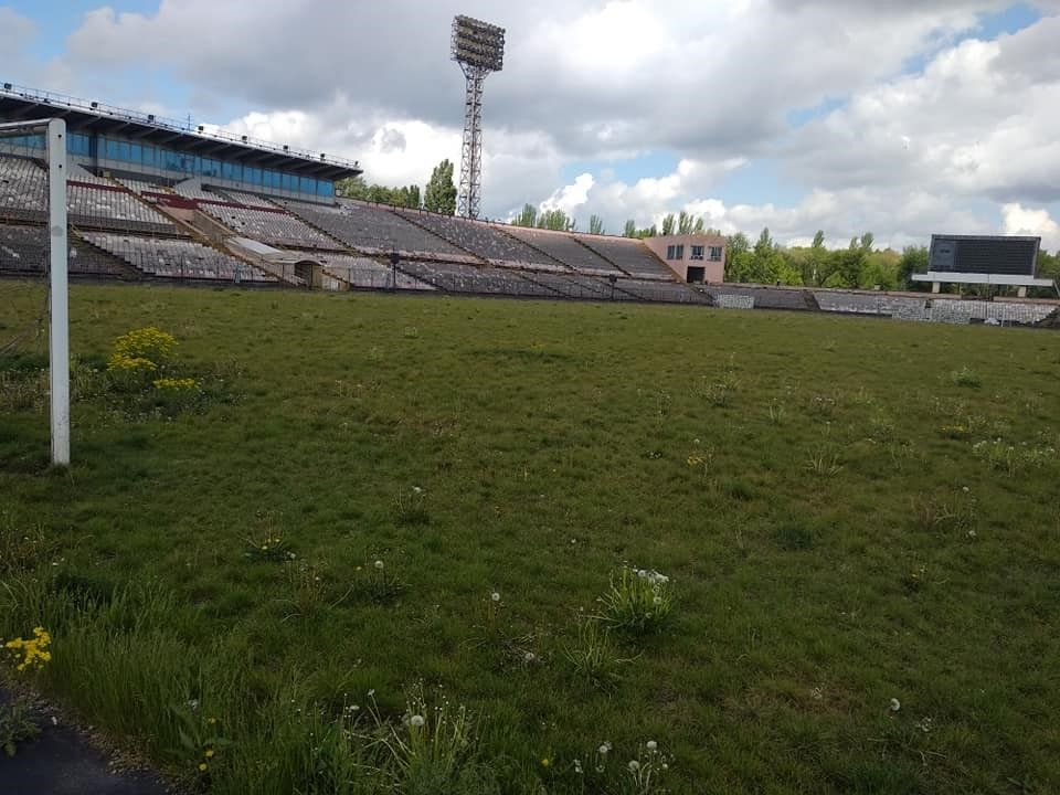 Еще лет пять назад газон «Металлурга» был одним из лучших в стране