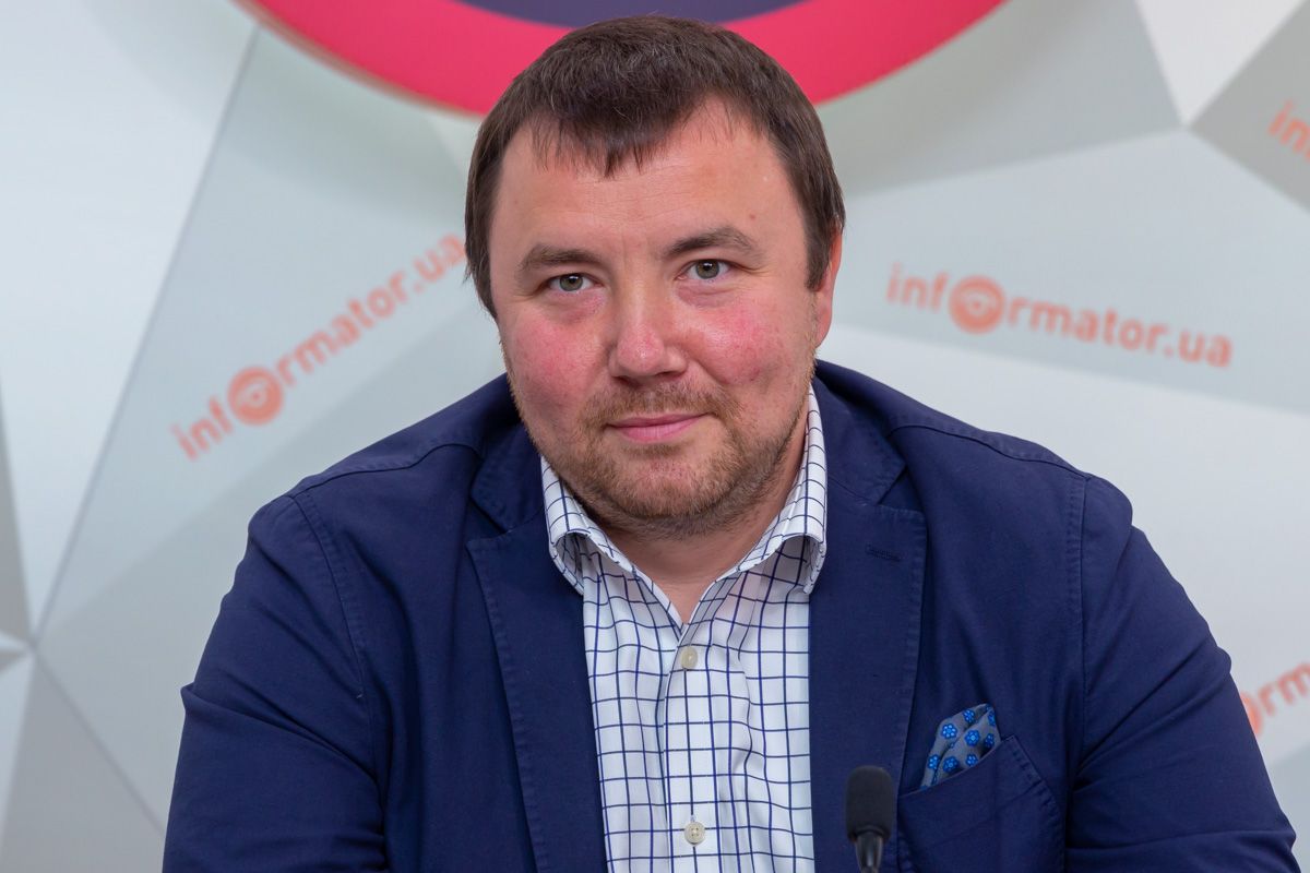 По мнению Дениса Маслова, закон не сильно повлияет на инвестиционную привлекательность Украины - если конечно Нацбанк будет работать в рамках закона