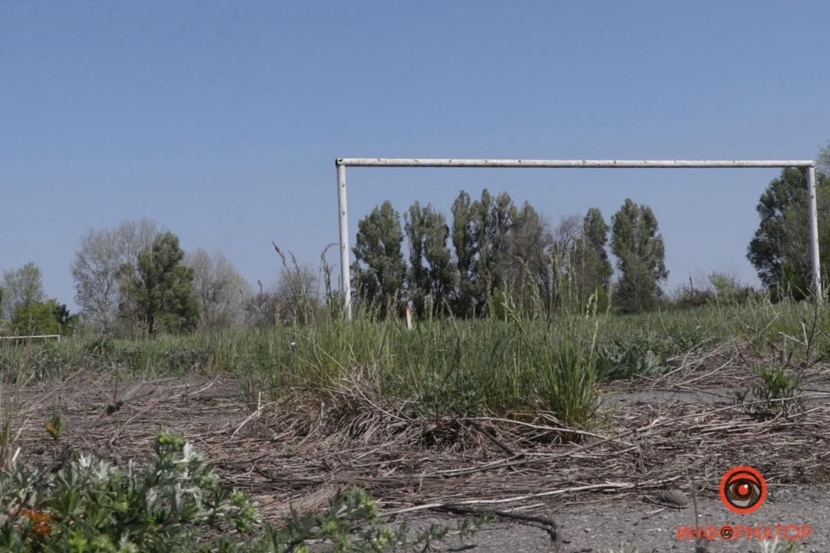 Почему в Подгородном стадион превратился в руины 3