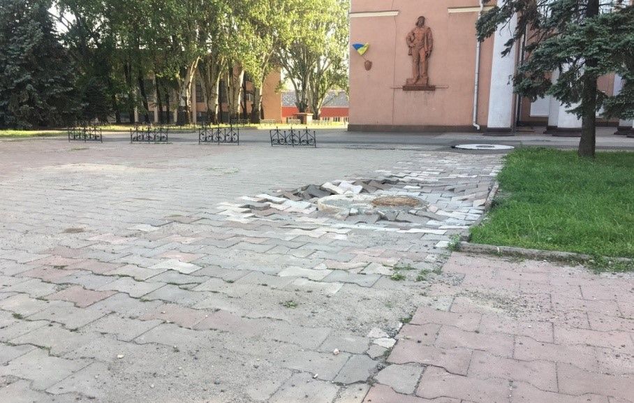 Мэрия Вилкула отдаст бракоделам 3 миллиона на ремонт площади перед горсоветом Кривого Рога 4