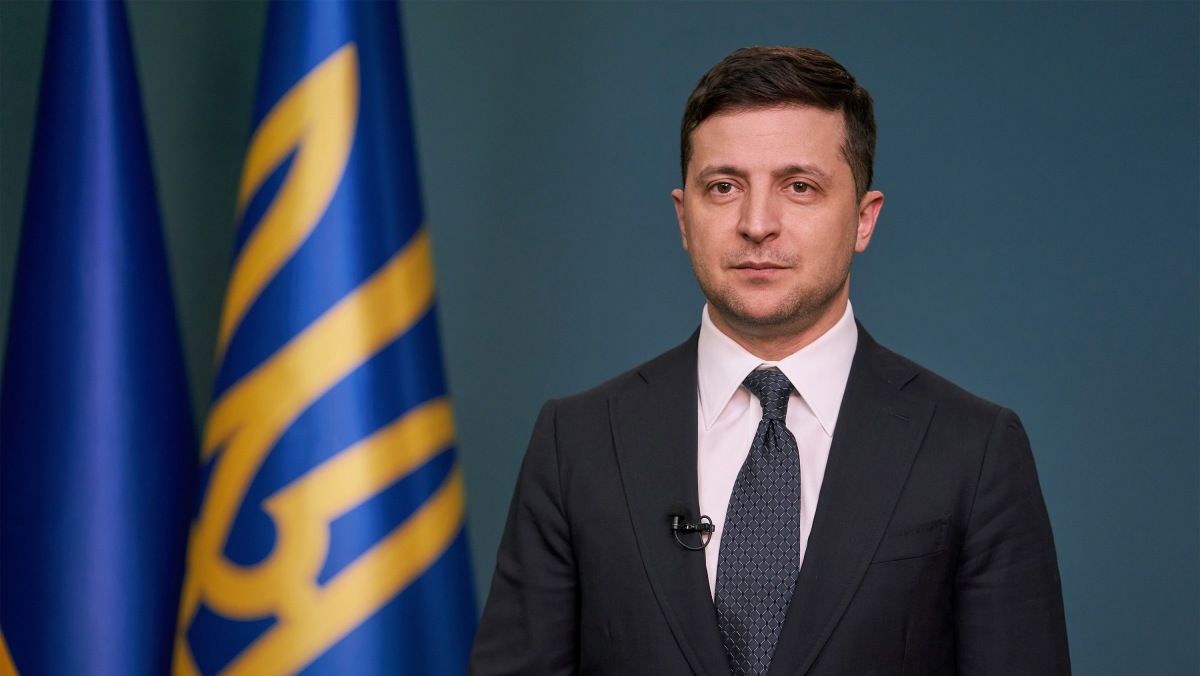 Как политические эксперты оценили год президентства Зеленского: опрос Деминициативы