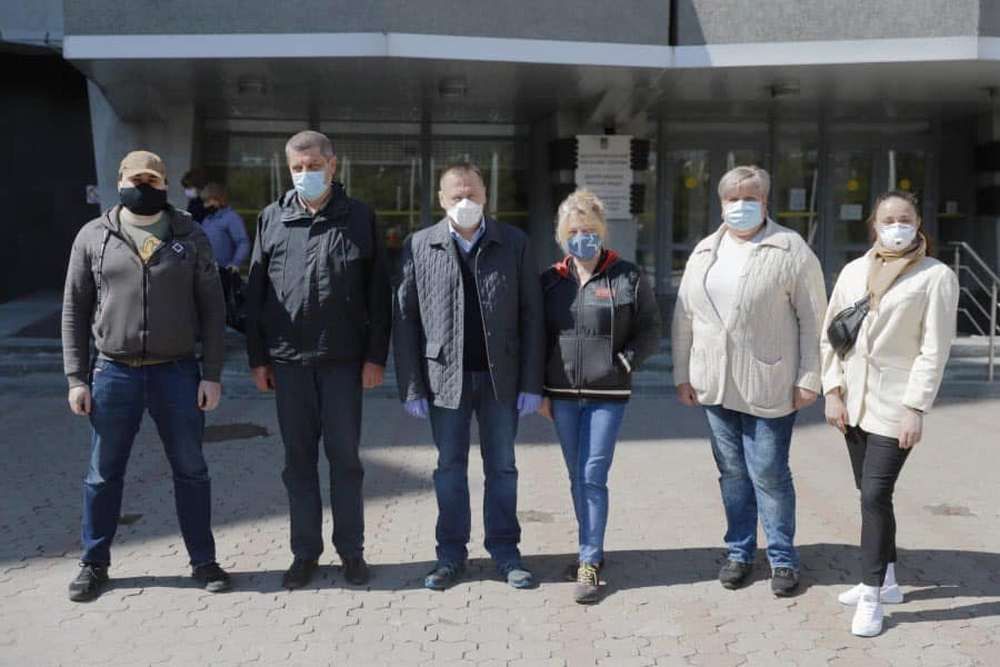 А еще в Черновцы отправились на помощь днепровские врачи