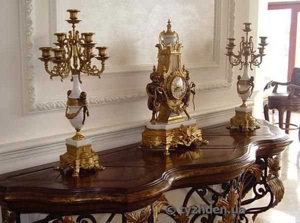 Дом в Крыму, серебро Faberge, 19 авто, сотни картин: что задекларировал Виктор Медведчук 4