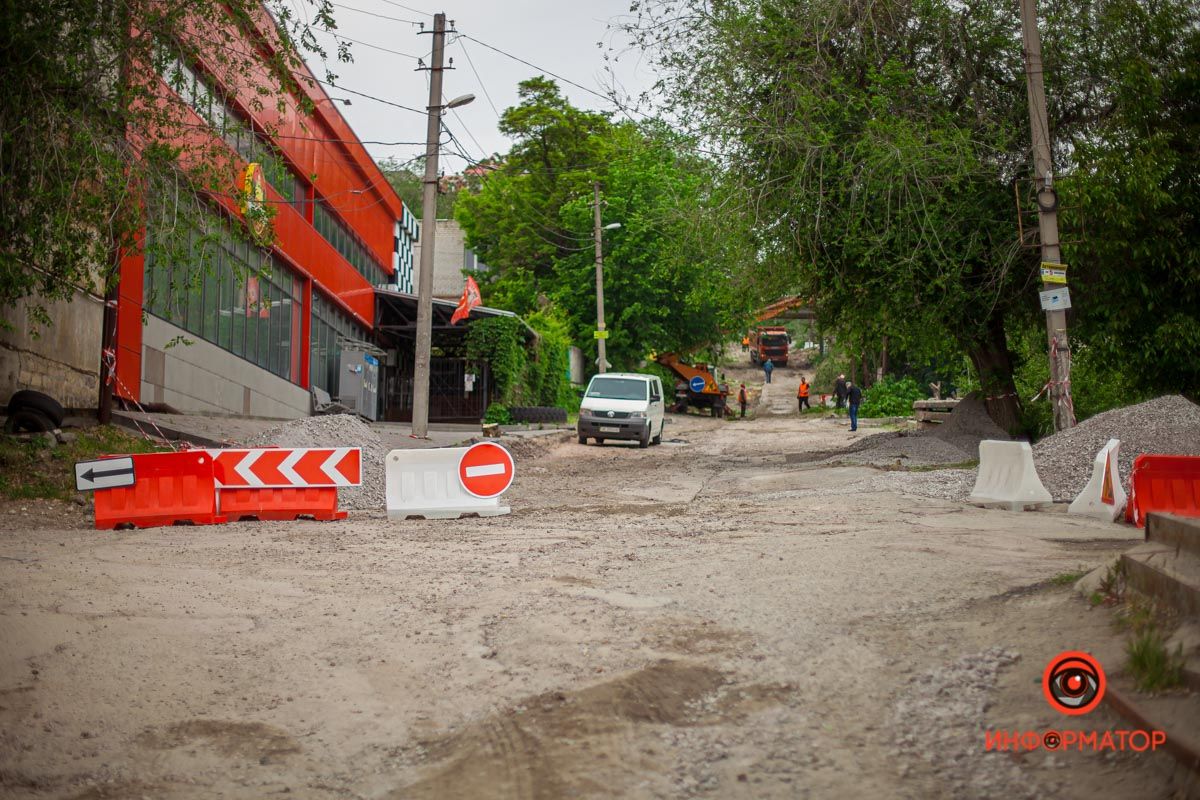 Ремонт Крестьянского спуска - очень сложный. Но Борис Филатов считает, что к сентябрю он будет закончен