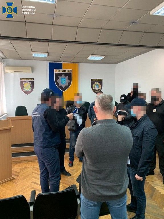 На Днепропетровщине задержали банду полицейских: кто они 3