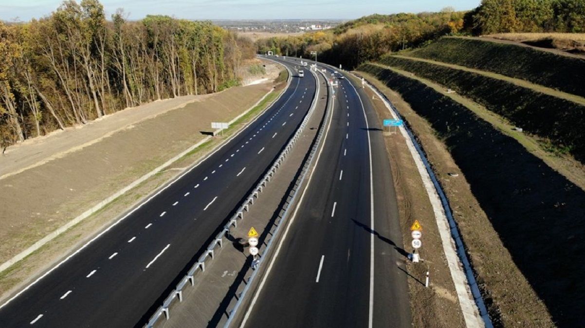 Для кого слуги народа хотят сделать дороги Украины платными: законопроекты