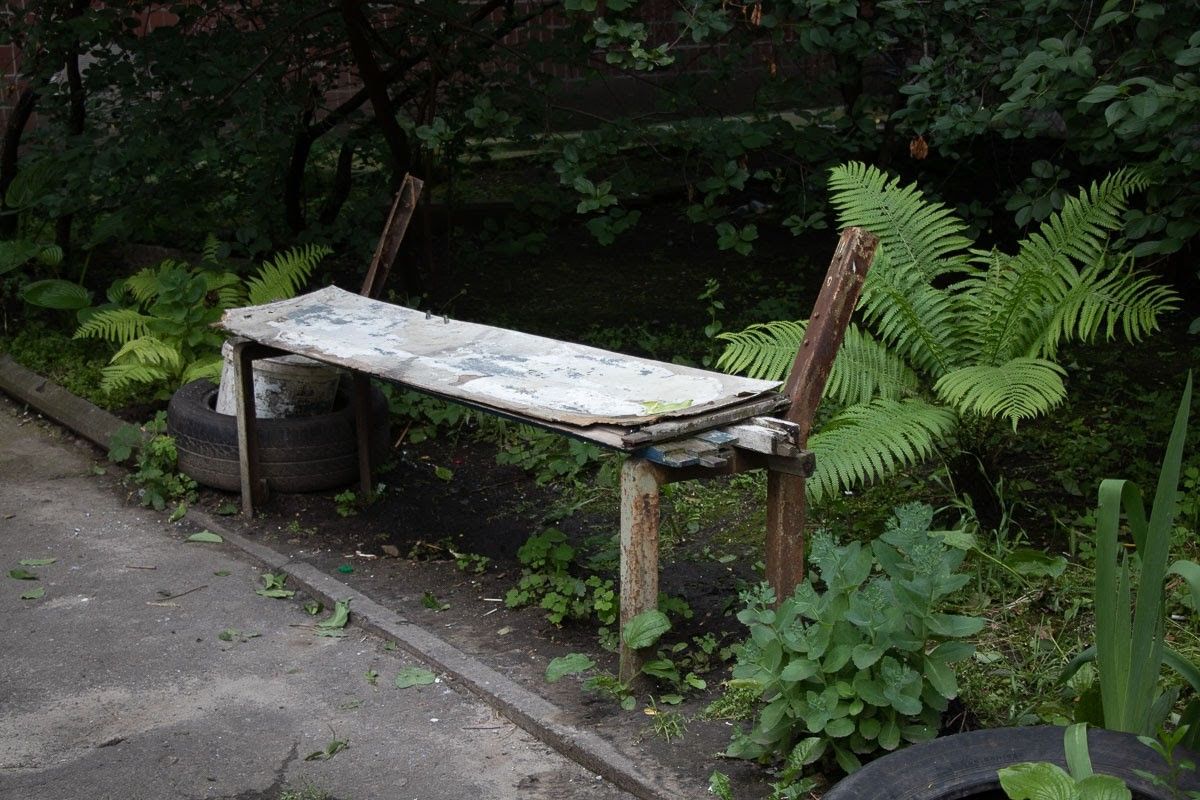 Лавочка на ул. Большой Диевской, 34