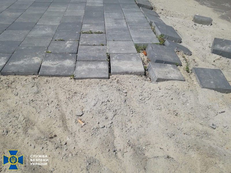 Мог украсть 2,5 миллиона: в городе под Днепром на подрядчика ремонта площади завели дело 2