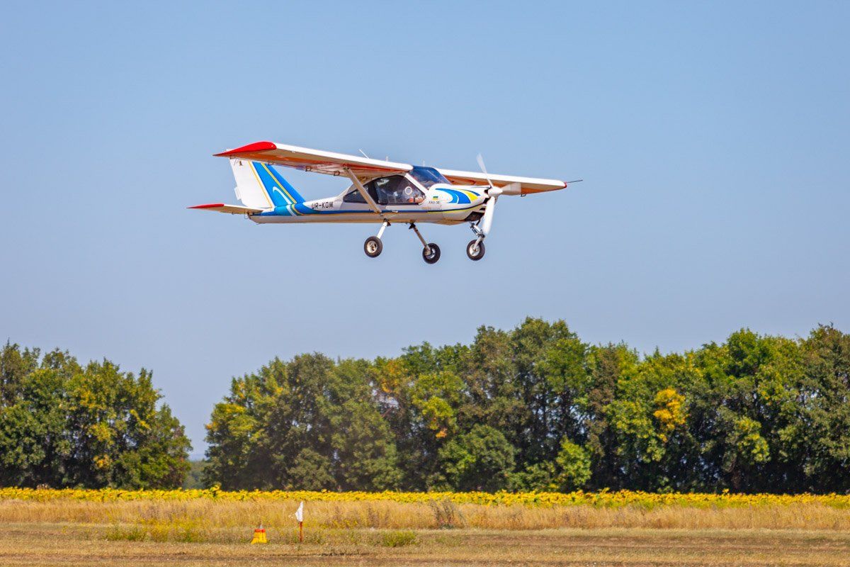 Дешевле «евробляхи»: в Украине на продажу выставили самолеты, в том числе реактивные 6