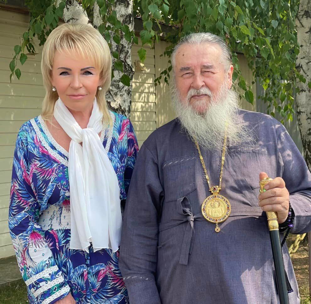 Марія Пустова та митрополит Дніпропетровський і Павлоградський Української православної церкви (московського патріархату) Іриней