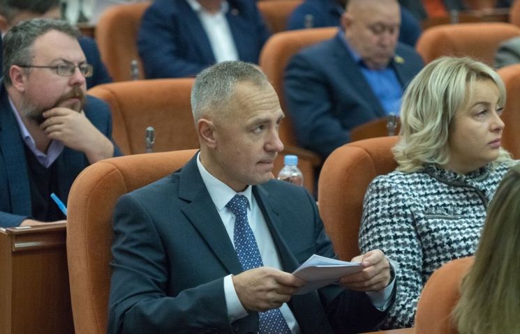 Депутат Вячеслав Сергєєв у міськраді Дніпра (ліворуч на фото) Депутат Вячеслав Сергєєв у міськраді Дніпра (ліворуч на фото)