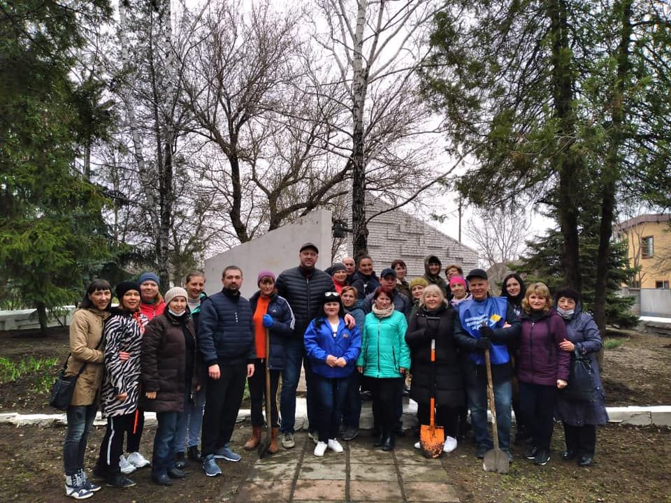 «Толока пам’яті» у Павлограді у 2021 році за участі депутатів обласної ради Олексій Борисенка та Тетяни Холоденко «Толока пам’яті» у Павлограді у 2021 році за участі депутатів обласної ради Олексій Борисенка та Тетяни Холоденко