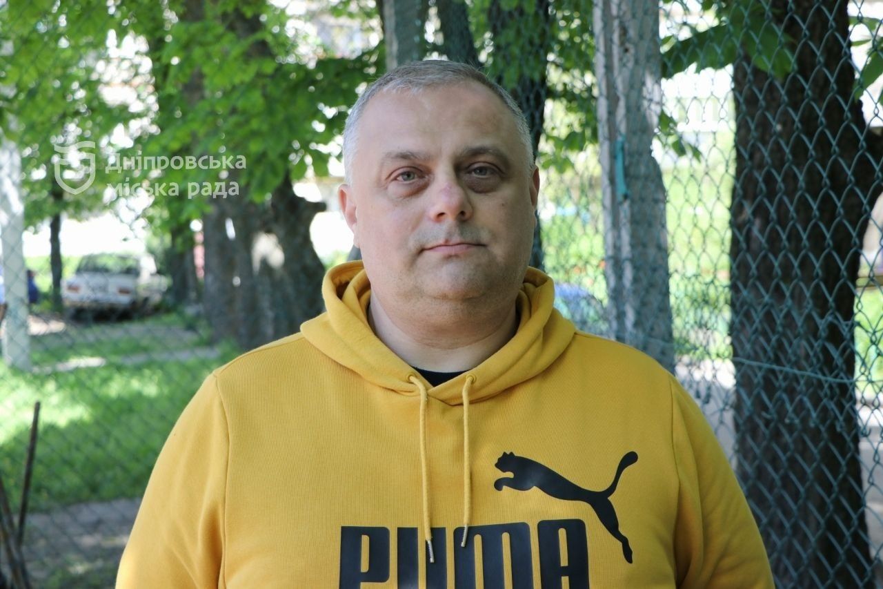 Олег Черняк під час суботників у Центральному районі Дніпра. Фото пресслужби міської ради Дніпра