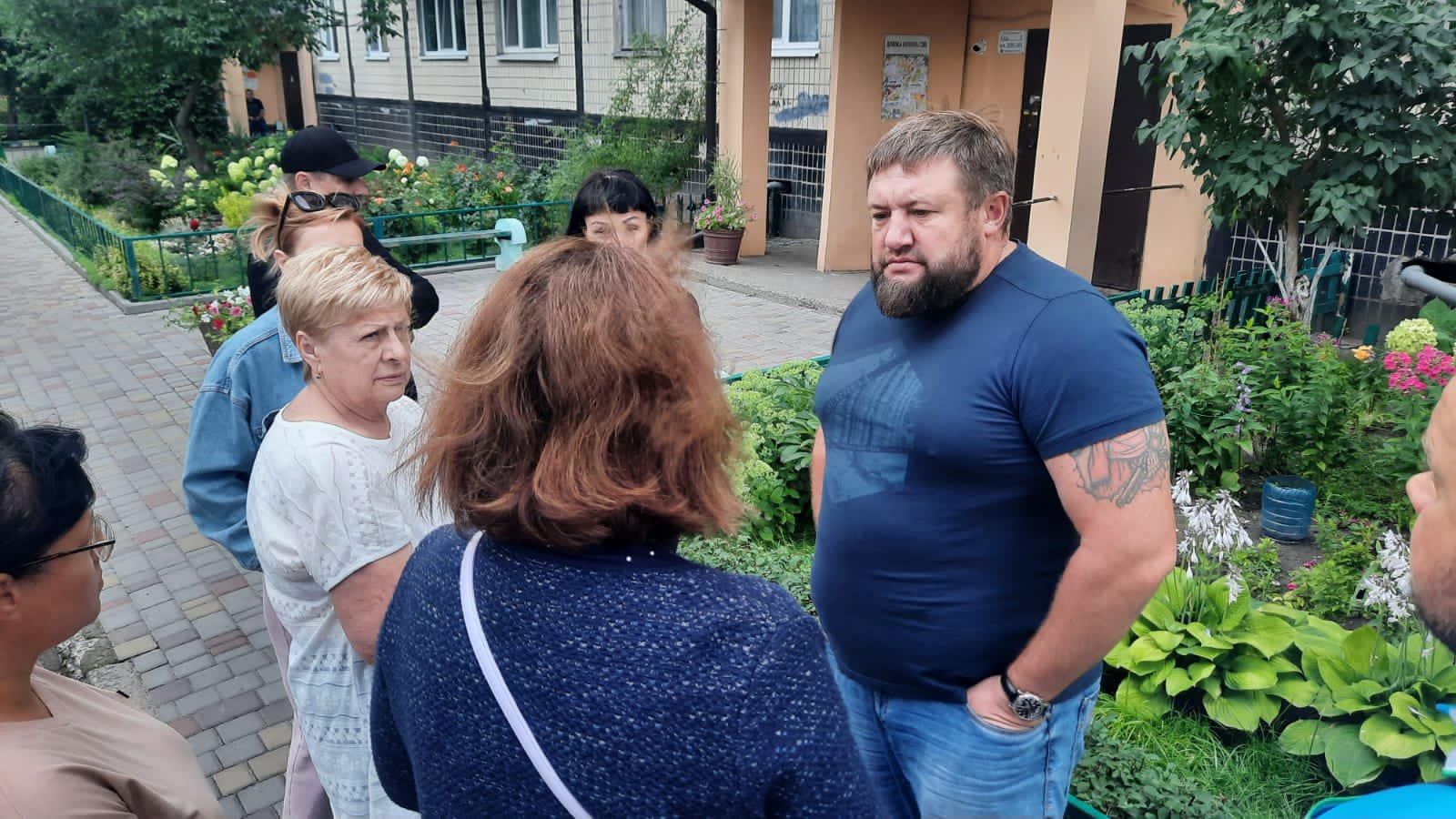 На зустрічі з виборцями На зустрічі з виборцями