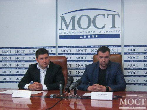 Депутати минулого скликання Михайло Глікман та Сергій Суханов. Фото: ІА "Мост-Дніпро"