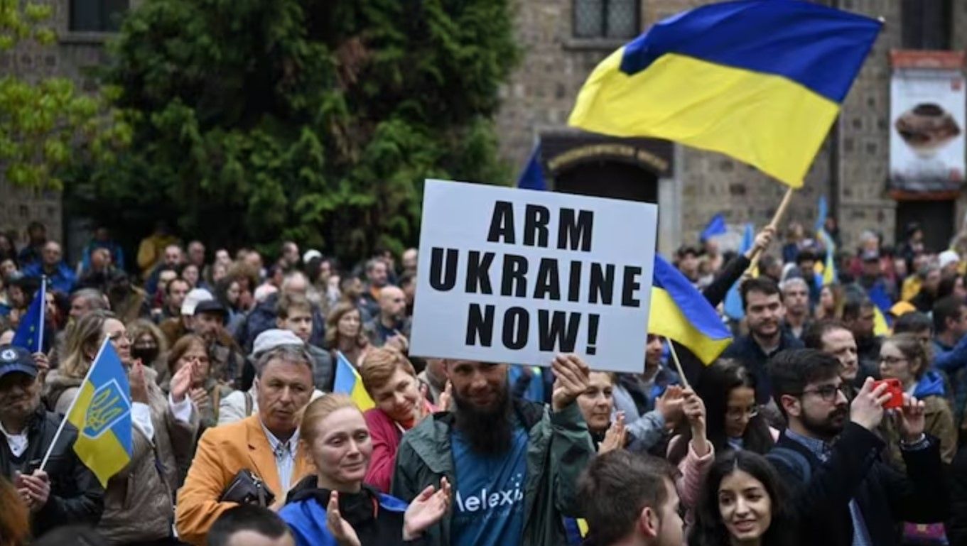 З-за рубежа поступило почти 15,6 млрд грн в эквиваленте в иностранной валюте