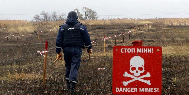 В Украине работают 3,5 тысячи саперов и 32 тяжелых машины для разминирования