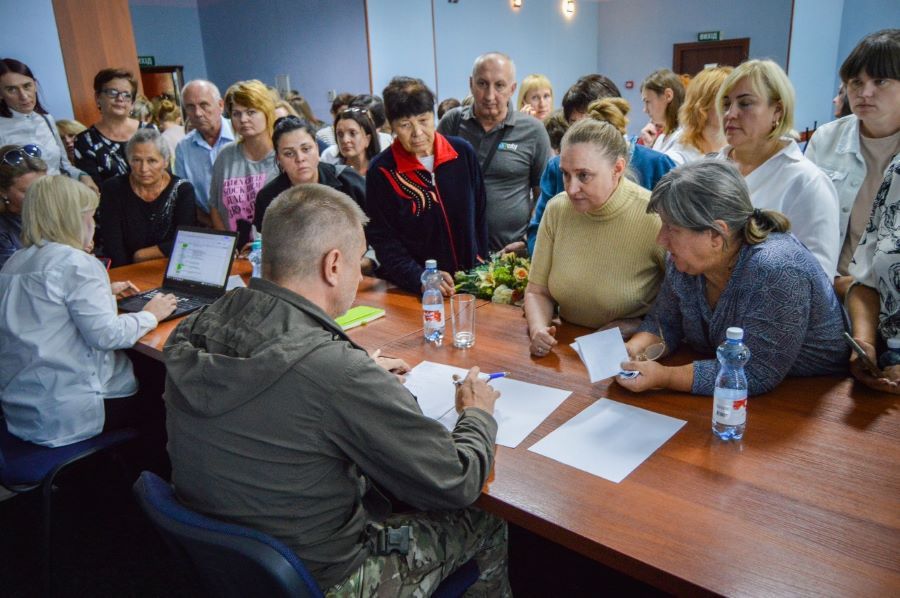 Это позволит оперативно устанавливать членов семьи