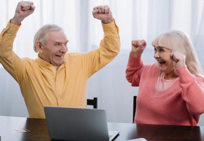 Пересчет будет и для 654 тыс. работающих пенсионеров: учтут их обновленный стаж