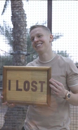 Травмированный Зинченко померялся силами с царем зверей 2