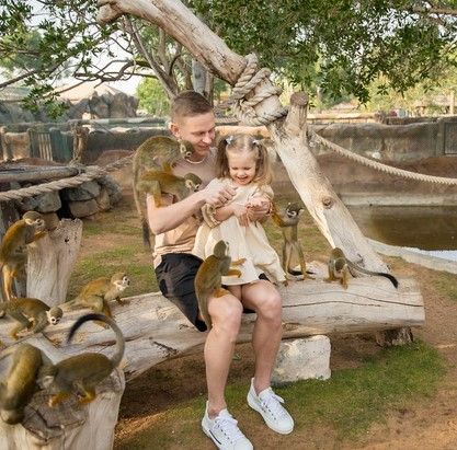 Травмированный Зинченко померялся силами с царем зверей 5