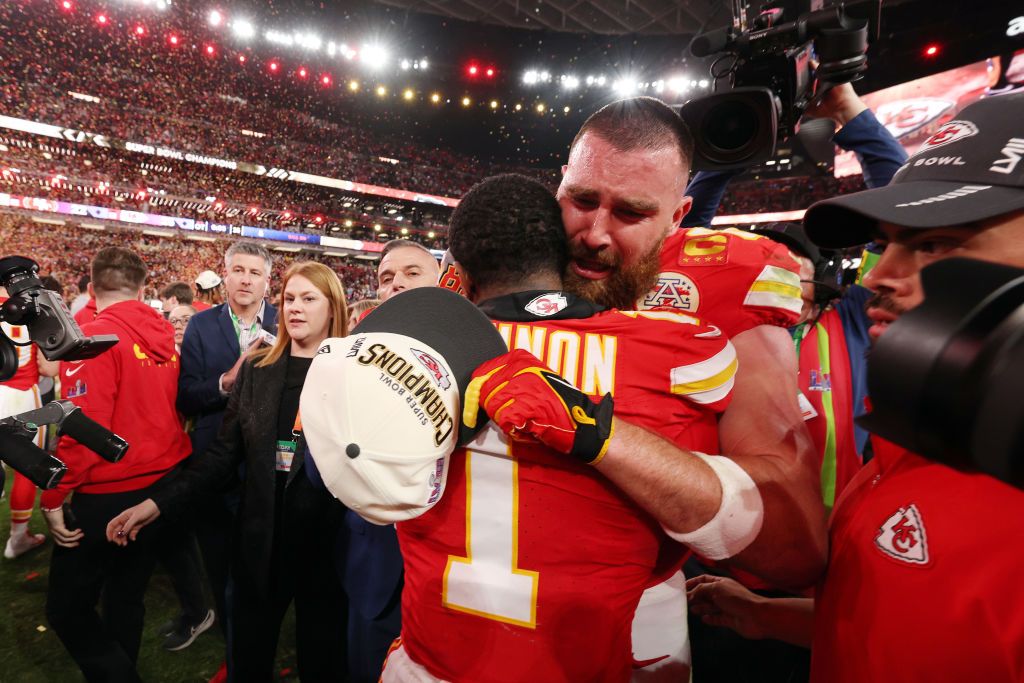 Канзас-Сити Чифс защитил титул чемпиона НФЛ: 20 невероятных фото Super Bowl LVIII 8