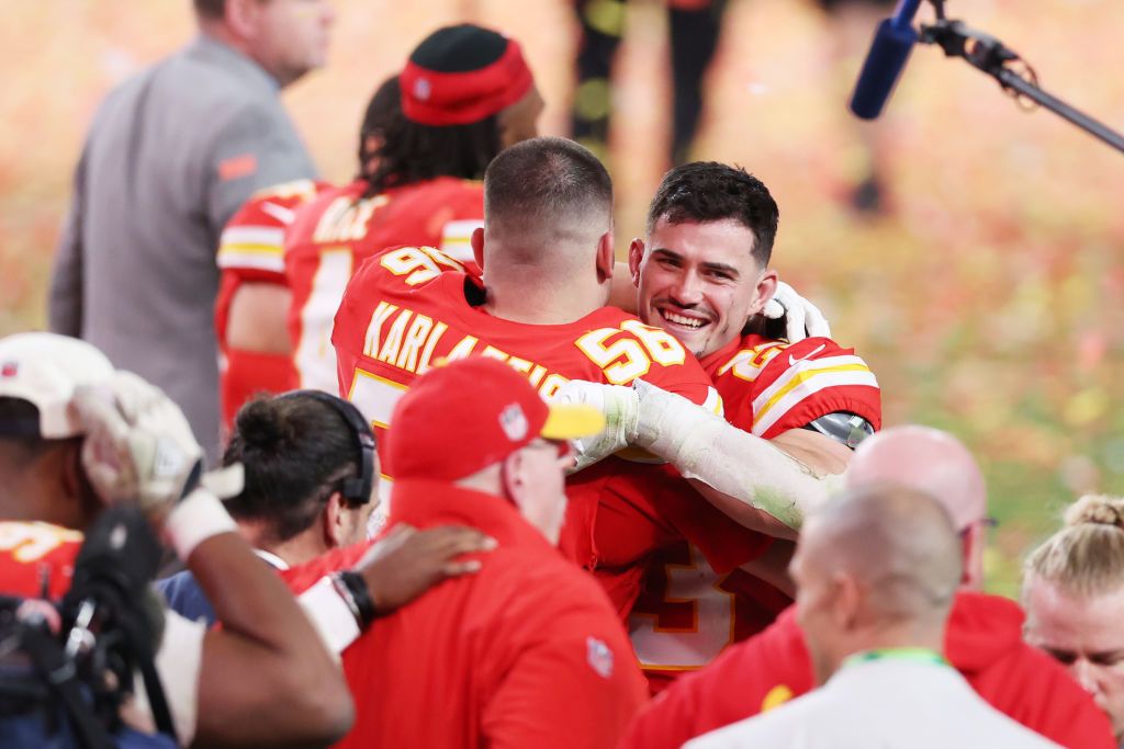 Канзас-Сити Чифс защитил титул чемпиона НФЛ: 20 невероятных фото Super Bowl LVIII 9