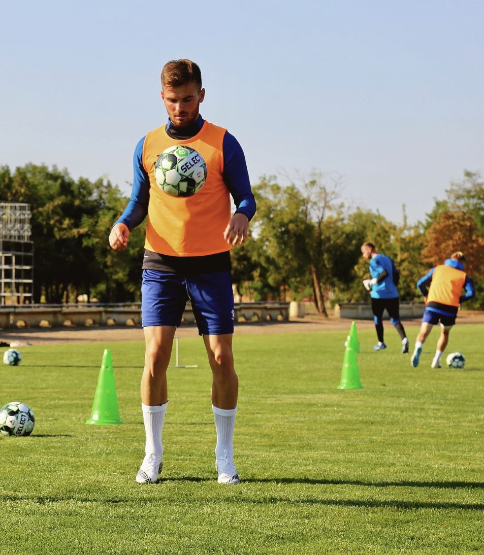 Вигравав срібні медалі Першої Ліги, а тепер боронить Україну: історія Костянтина Яцика 3