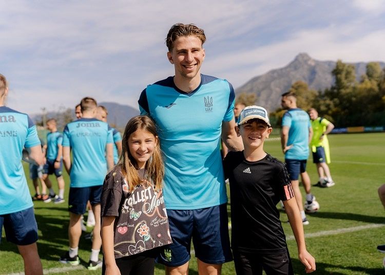 Довбик та Лунін прибули на допомогу збірній Україні у швидкому поїзді 2