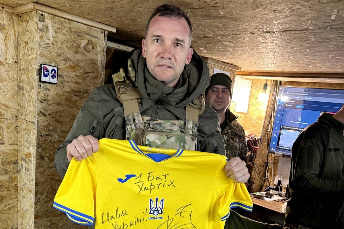 Шевченко приіхав на лінію фронту не з порожніми руками 3