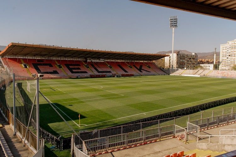 Шевченко і Ребров вигуляли збірну України по вулицях Зениці 8