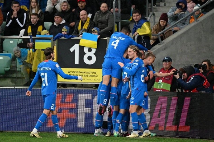 Топ-10 самых ярких фотографий победы Украины над Исландией 2