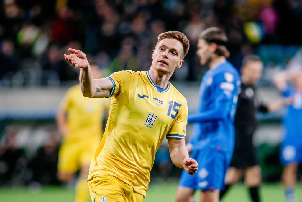 Топ-10 самых ярких фотографий победы Украины над Исландией 5