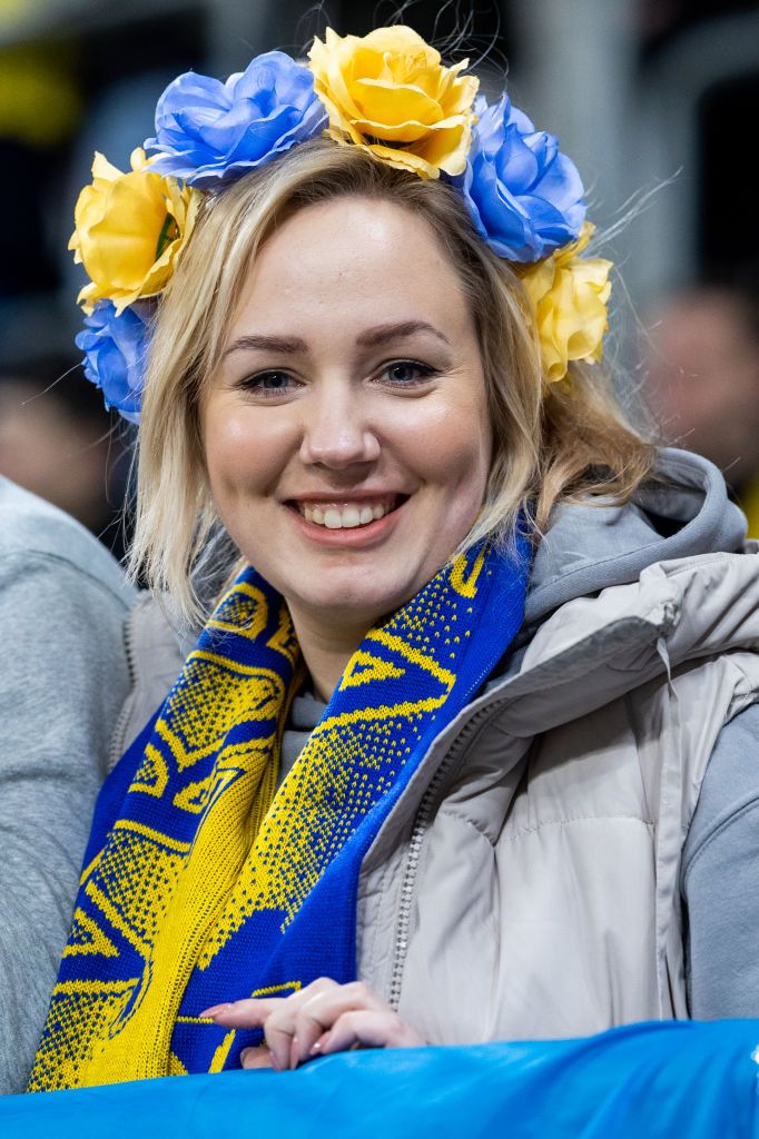 Топ-10 самых ярких фотографий победы Украины над Исландией 6