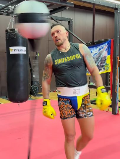 Усик показал, чем будет защищать своего прутья в бою против Фьюри 1