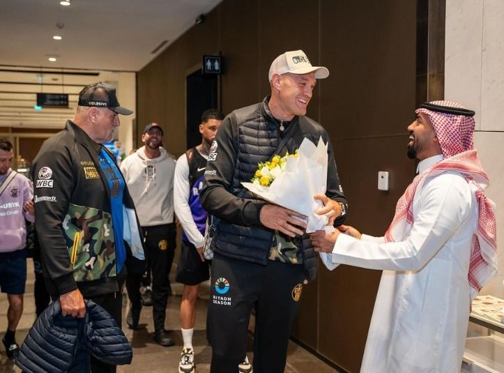 Циганський король прибув на місце битви з Усиком 1