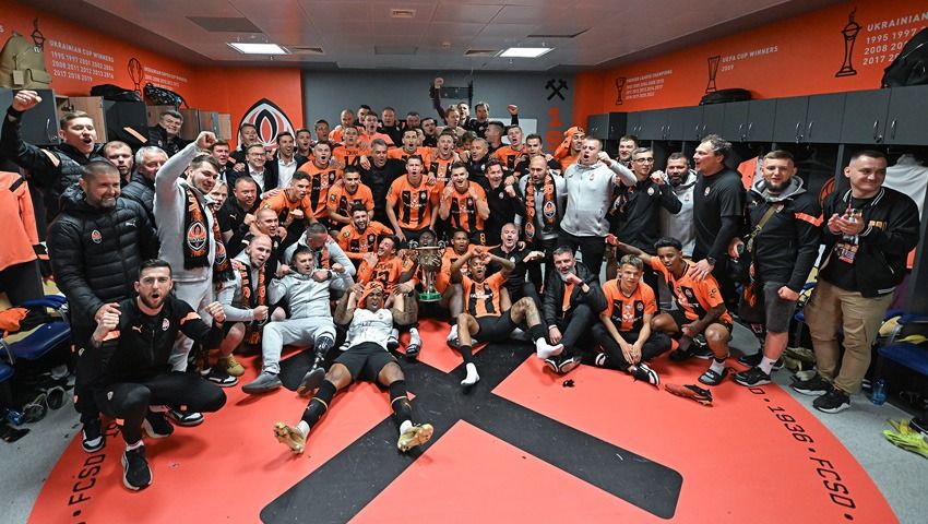 20 яскравих фото, як Шахтар відсвяткував чемпіонський титул 17