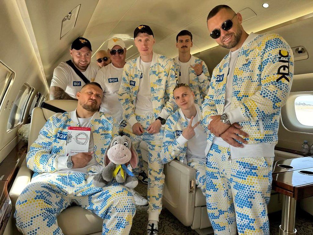 Смешной ослик Иа стал боевым талисманом Усика 1