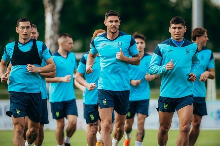 Сборная Украины провела первую тренировку на немецкой земле перед Евро-2024 1