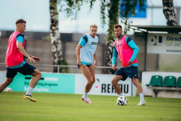 Сборная Украины провела первую тренировку на немецкой земле перед Евро-2024 2