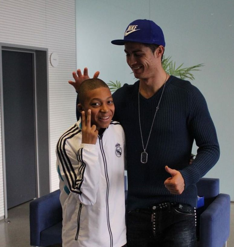 Коментар Кріштіану Роналду з привітанням Мбаппе розірвав соціальні мережі 3