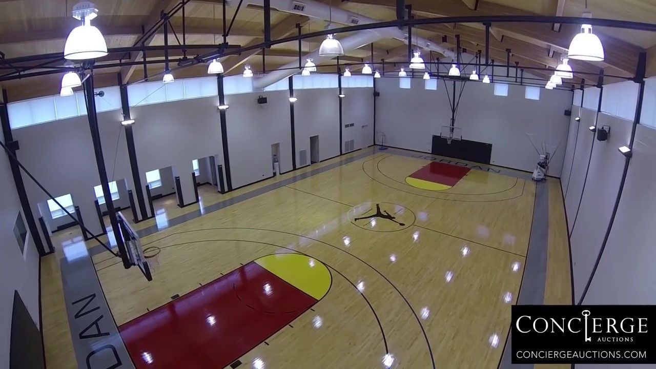 Майкл Джордан не може продати супербудинок за мільйони доларів 1