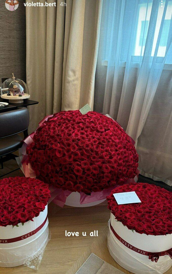 Соцсети хейтят Мудрика за его возможный роман с русской 2