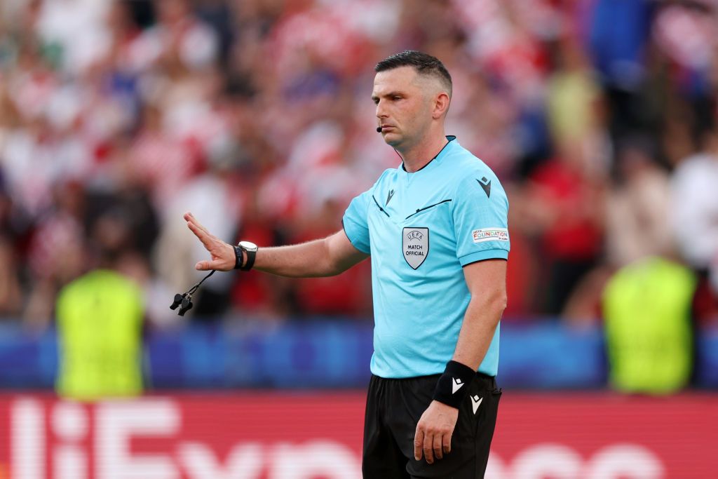 Матч Словаччини та України на Євро-2024 розсудить суддя, що полюбляє жовтий колір 1
