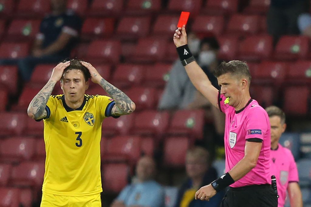 Топ-арбітр UEFA відмовився працювати на Росію 1