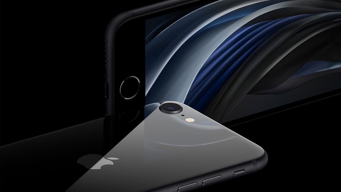 На Apple подали колективний позов за «неправдиву водонепроникність» iPhone