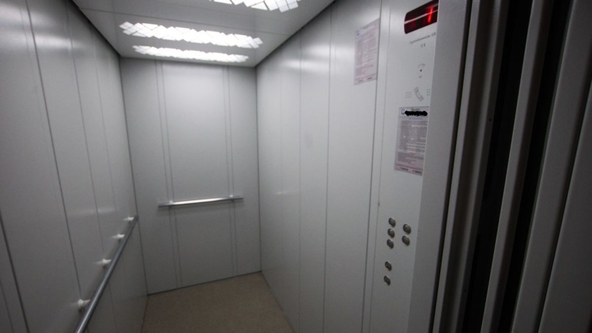 В Одессе оборвался лифт с людьми