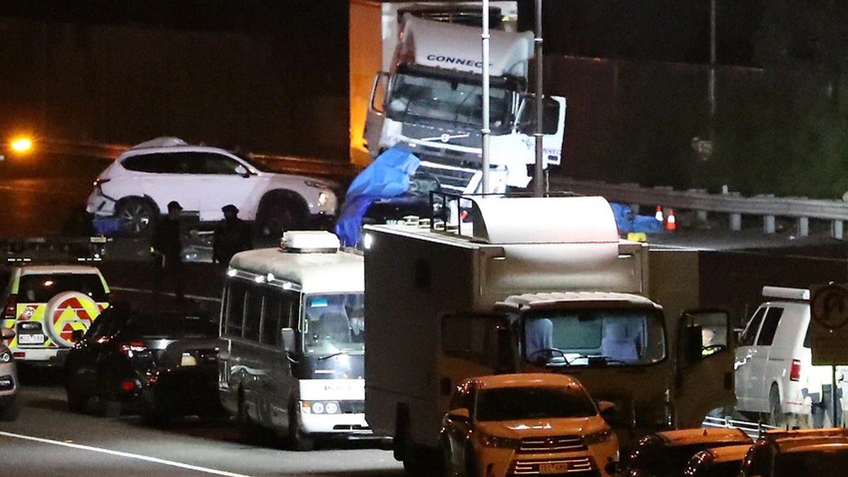 В Австралии мужчине дали срок за то, что он снимал на видео, как умирают полицейские. Четырёх офицеров снёс грузовик